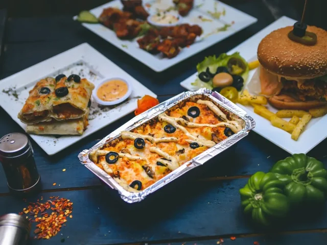 horizontal, classic, herb, italian, vegetable, cookery, lunch, mediterranean, spaghetti, white, basil, bolognese, dark, eatery, eating, green, healthy, leaf, macaroni, meal, nobody, parmesan, pasta, nature, red, sauce